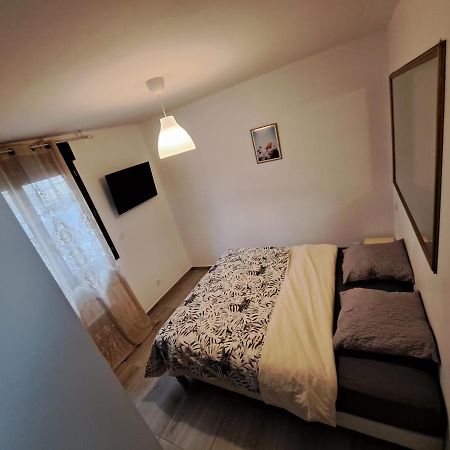 Charmante Maison Avec Piscine Bessan Kültér fotó