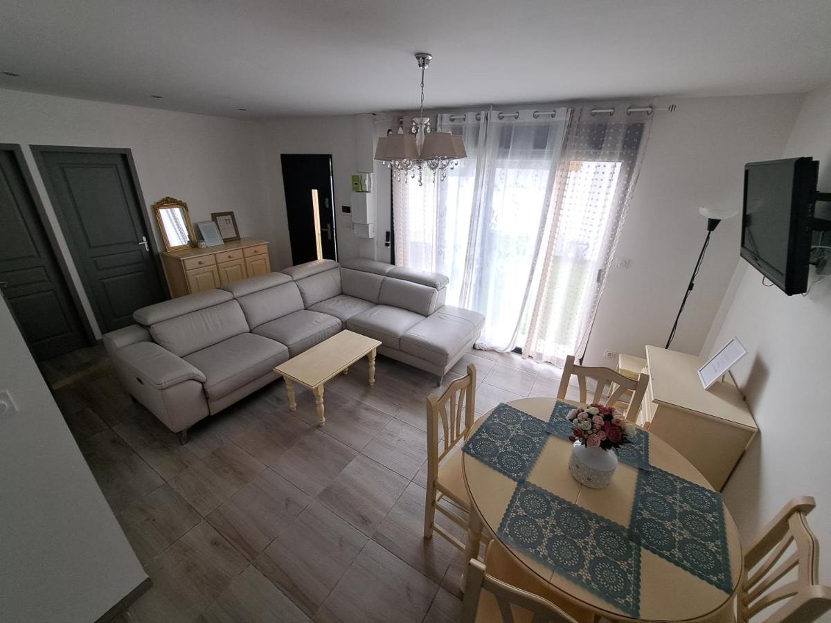 Charmante Maison Avec Piscine Bessan Kültér fotó